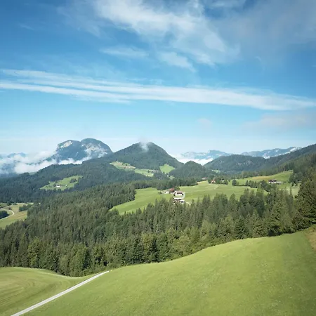 Hinterschiesslinghof 아파트